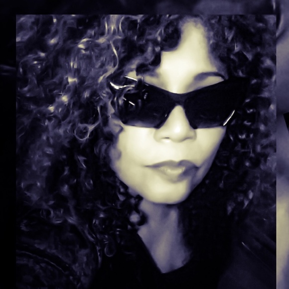 Embracing Fashion - Picture 1 of 1